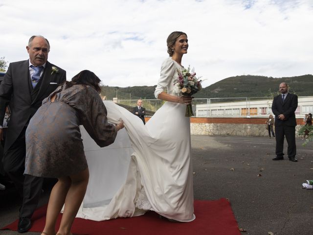 La boda de Daniel y Lucía en Oviedo, Asturias 23