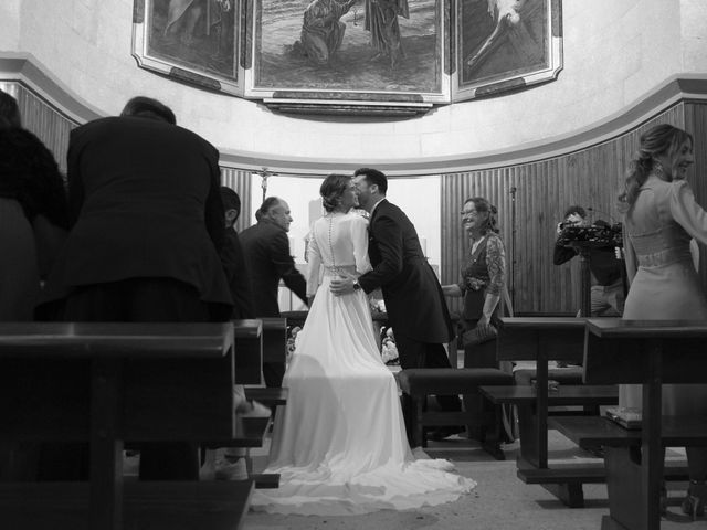La boda de Daniel y Lucía en Oviedo, Asturias 33