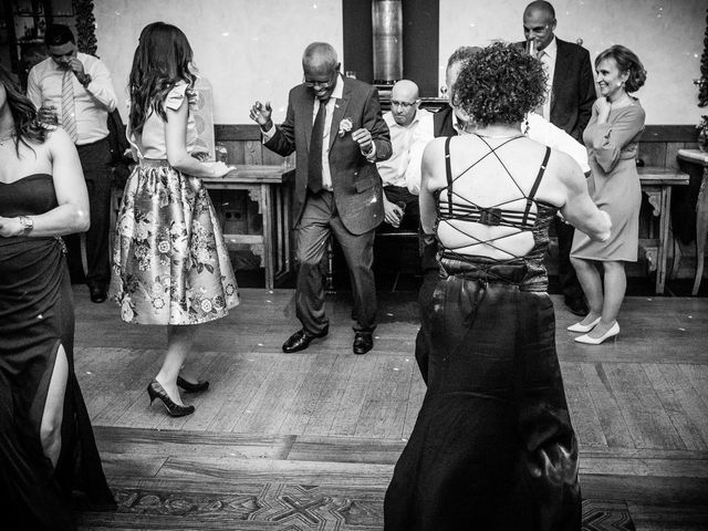 La boda de Carlos y Aura en Ponferrada, León 96