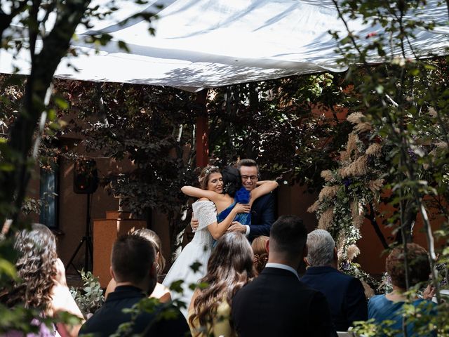 La boda de Miguel y Ana en Torrecaballeros, Segovia 43