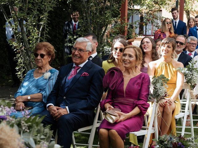 La boda de Miguel y Ana en Torrecaballeros, Segovia 56