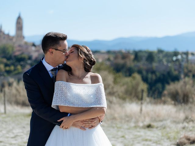 La boda de Miguel y Ana en Torrecaballeros, Segovia 98