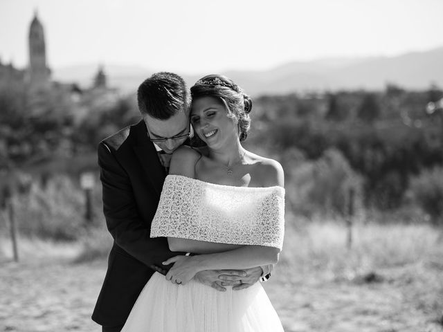 La boda de Miguel y Ana en Torrecaballeros, Segovia 99