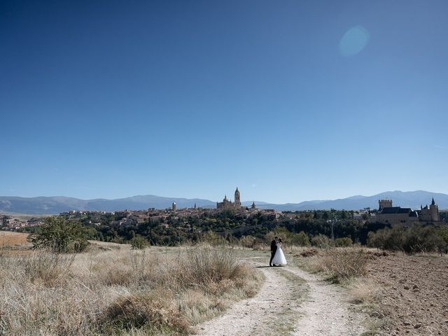 La boda de Miguel y Ana en Torrecaballeros, Segovia 103