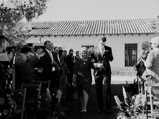 La boda de Ricardo y Beatriz en Mucientes, Valladolid 14