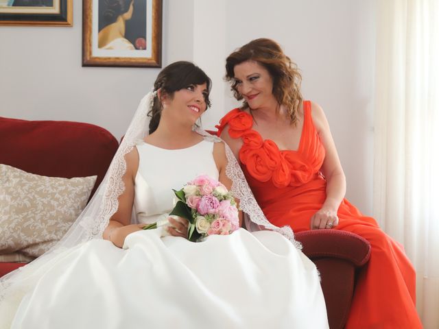 La boda de Toni y Laura en La Pobla De Farnals, Valencia 10