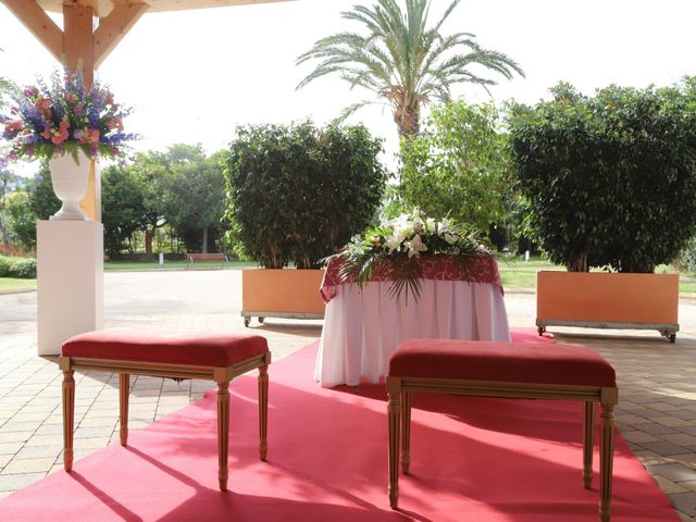 La boda de Toni y Laura en La Pobla De Farnals, Valencia 16
