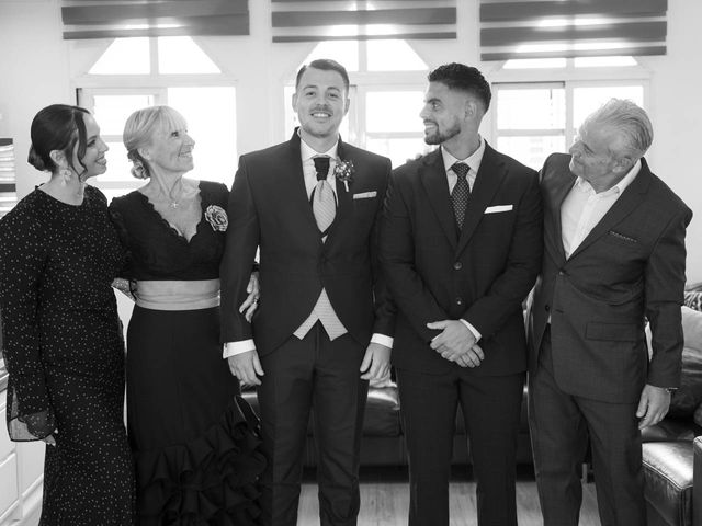 La boda de Adrian y Patricia en Alginet, Valencia 7