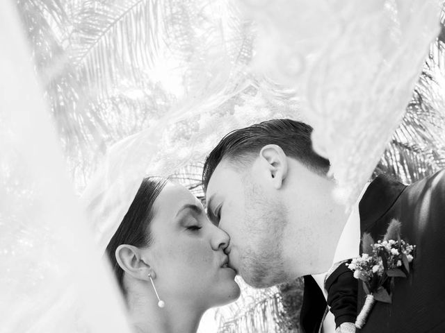 La boda de Adrian y Patricia en Alginet, Valencia 1
