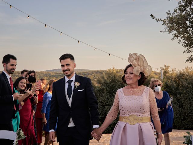 La boda de Alberto y María en Caracuel De Calatrava, Ciudad Real 24
