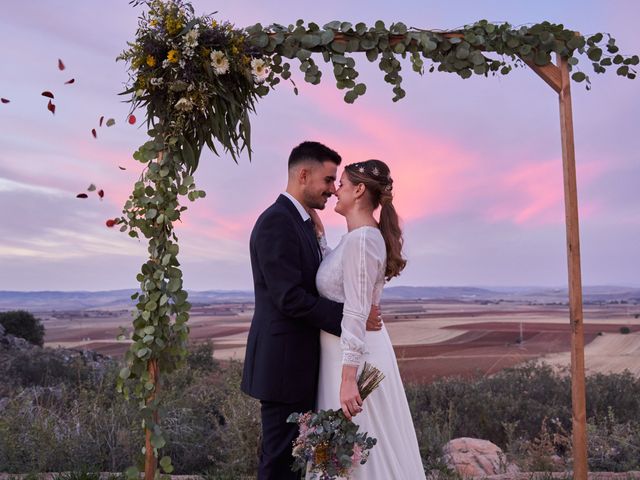 La boda de Alberto y María en Caracuel De Calatrava, Ciudad Real 41