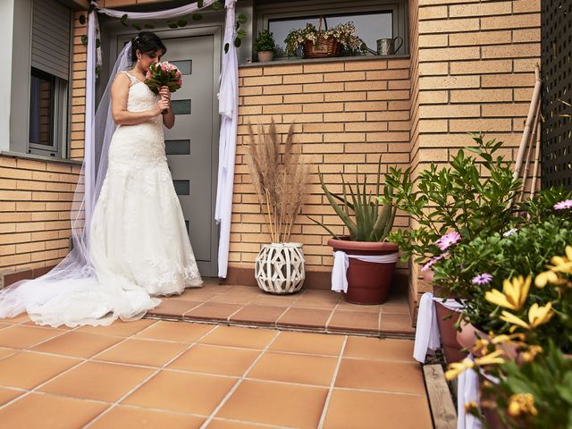 La boda de Antonio y Farida en Alella, Barcelona 25