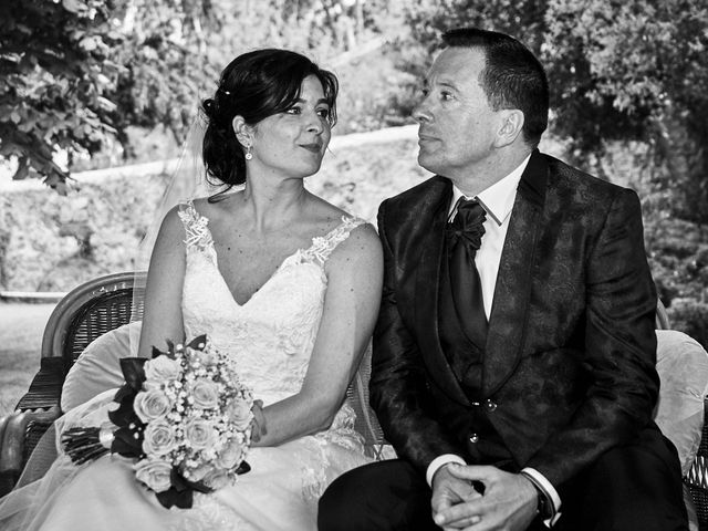 La boda de Antonio y Farida en Alella, Barcelona 35