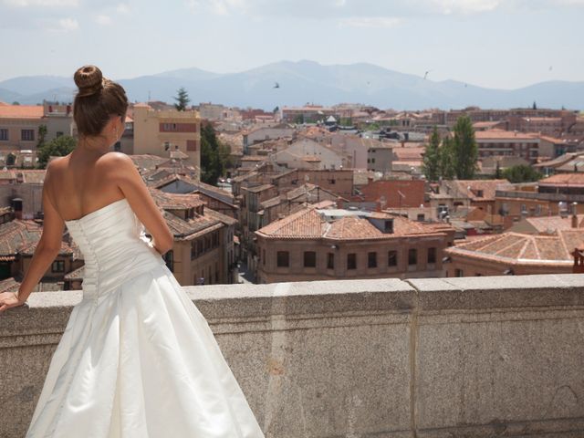 La boda de Juanma y Marta en Torrecaballeros, Segovia 29