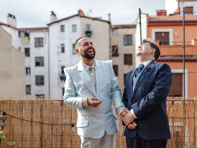 La boda de Javi y Imanol en Berango, Vizcaya 16