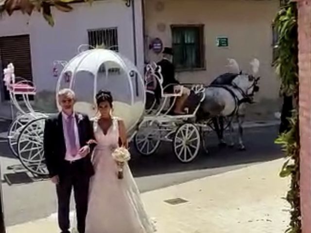 La boda de Isidro y Evelyn  en Valencia, Valencia 4