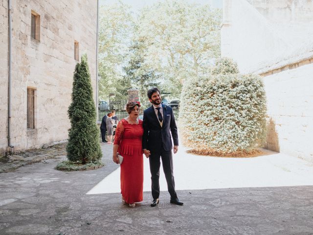 La boda de Elena y Borja en Santa Gadea Del Cid, Burgos 24