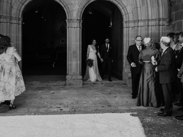 La boda de Elena y Borja en Santa Gadea Del Cid, Burgos 36