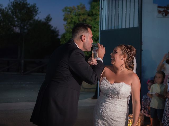 La boda de Jesús y Alejandra en Cantillana, Sevilla 36