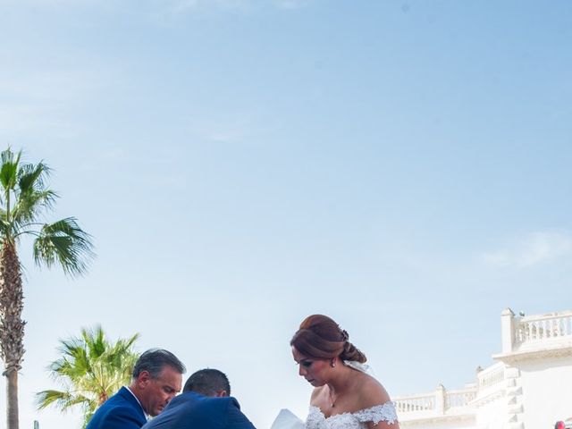 La boda de Paco y Elena en Chiclana De La Frontera, Cádiz 17