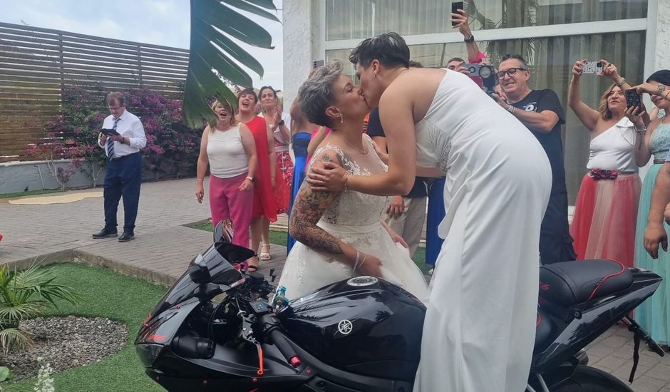 La boda de Raquel y Verónica  en Burriana, Castellón