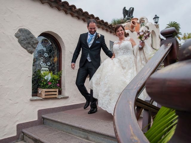 La boda de Ricardo y Yuerna en Santa Cruz De Tenerife, Santa Cruz de Tenerife 21