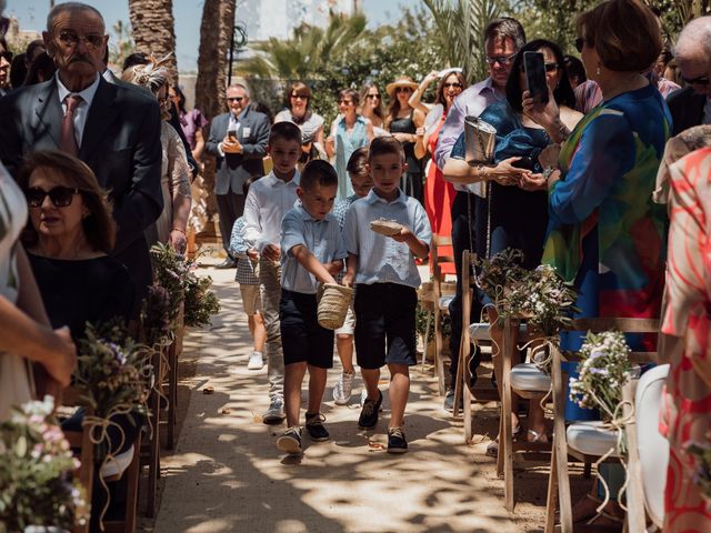 La boda de Jose Carlos y Laura en San Juan De Alicante, Alicante 41