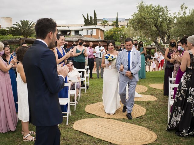 La boda de Cristina y Omar en L&apos; Ametlla De Mar, Tarragona 14