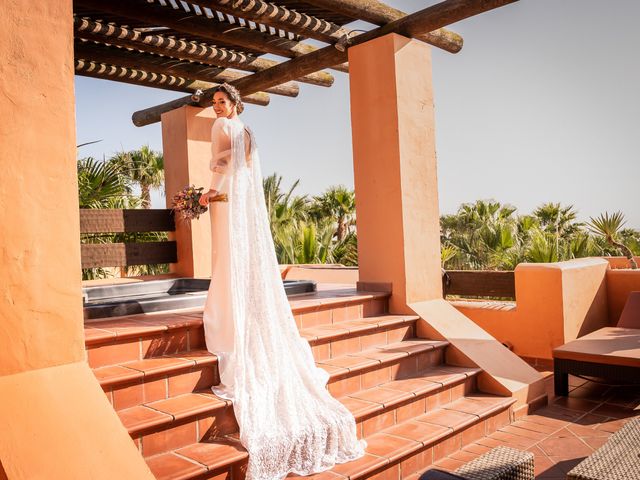 La boda de Marce y Esther en Santi Petri, Cádiz 13