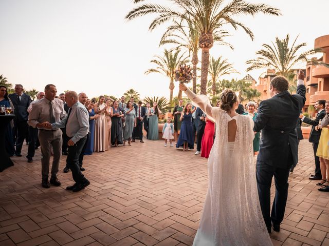 La boda de Marce y Esther en Santi Petri, Cádiz 39