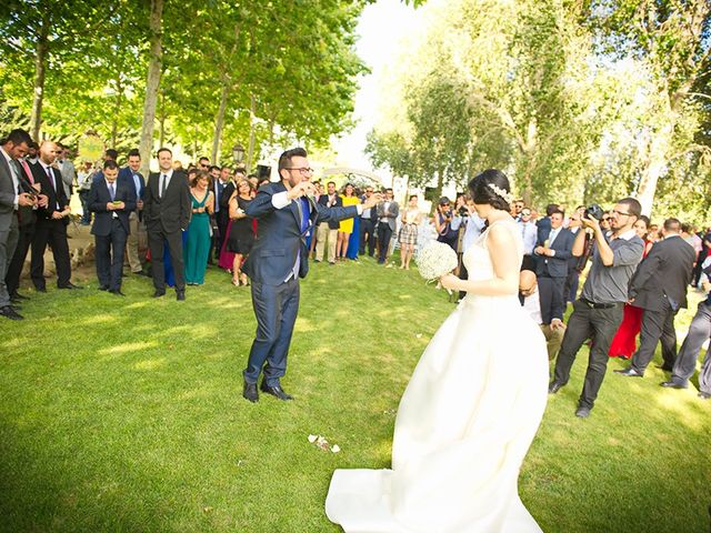 La boda de Félix y Aldara en Medina Del Campo, Valladolid 22