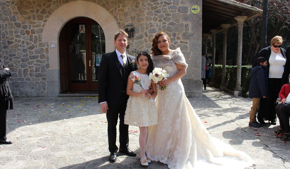 La boda de Daniel y Diana en Esporles, Islas Baleares