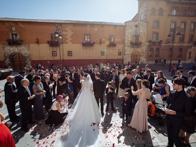 La boda de Roger y Sara en Cembranos, León 40