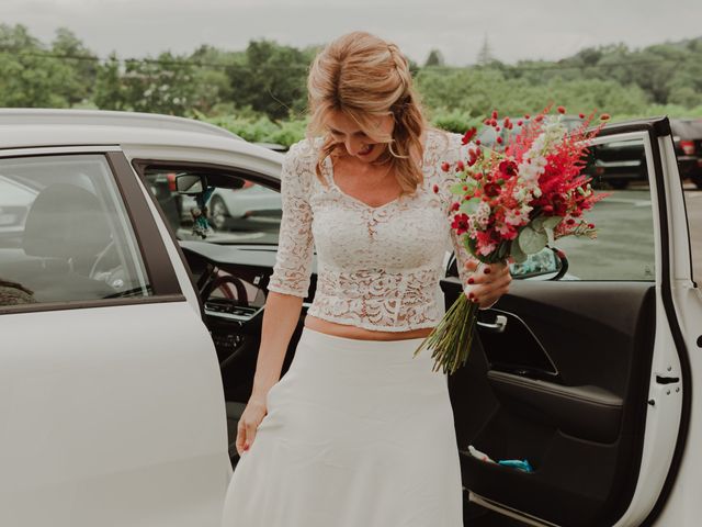 La boda de Mikel y LIerni en Hondarribia, Guipúzcoa 40