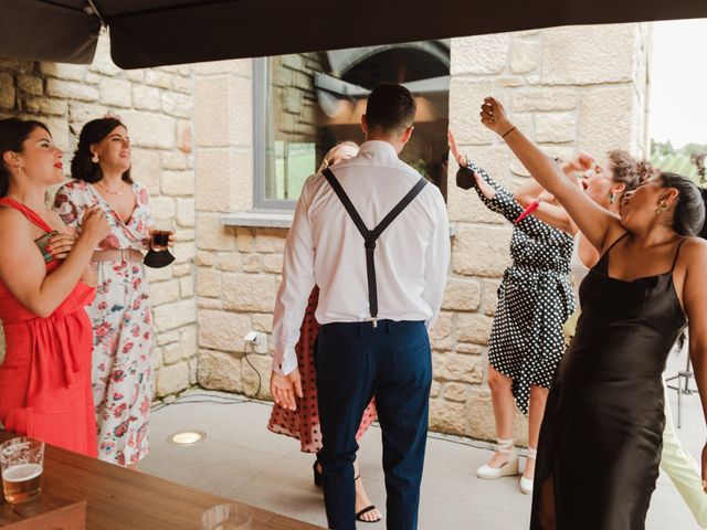 La boda de Mikel y LIerni en Hondarribia, Guipúzcoa 81