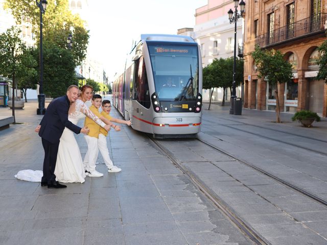 La boda de Encarni y Edu en Sevilla, Sevilla 29