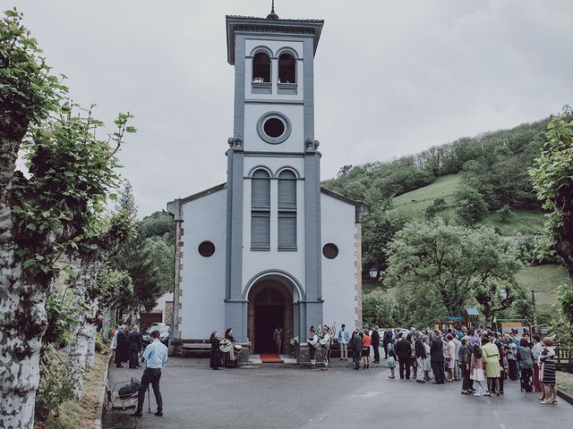 La boda de Andrés y Sandra en San Cucao, Asturias 21