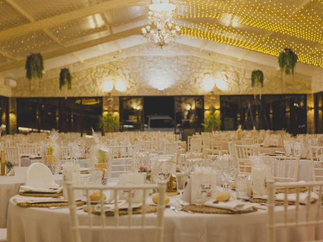 La boda de Juan y Cristina en La Torre De Esteban Hambran, Toledo 33