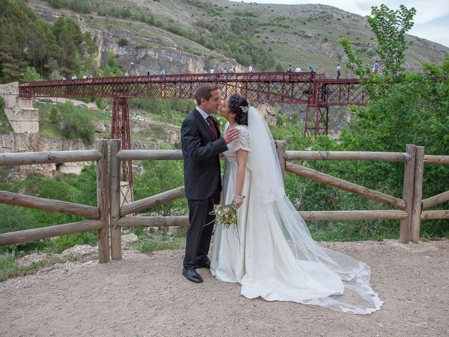 La boda de HUGO y ERIKA  en Cuenca, Cuenca 27