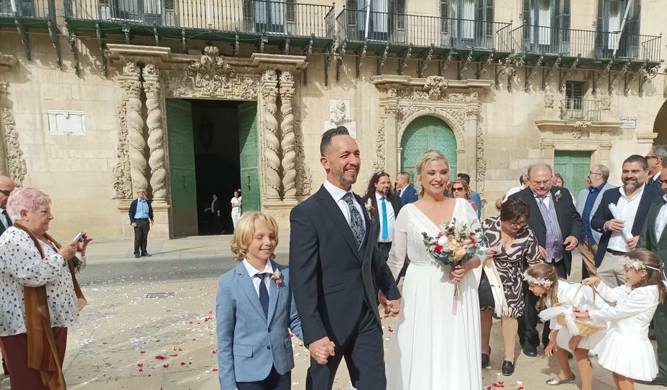 La boda de Emilio y Laura en Alacant/alicante, Alicante