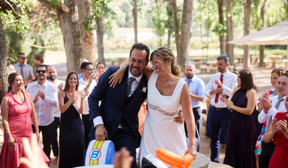 La boda de Alejandro y Kathrine en La Escaleruela, Teruel