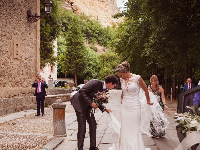 La boda de Marcos y Laura en Segovia, Segovia 24
