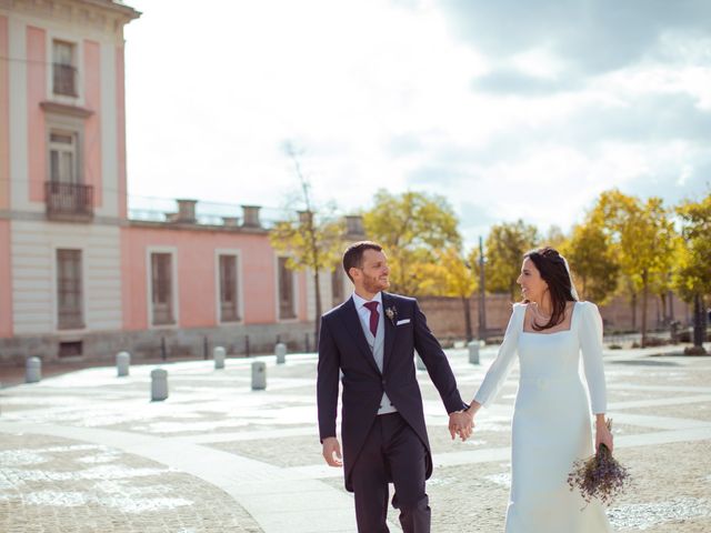La boda de Miguel y Silvia en Madrid, Madrid 24