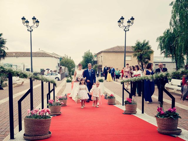 La boda de Antonio José y Nuria en Almuradiel, Ciudad Real 16