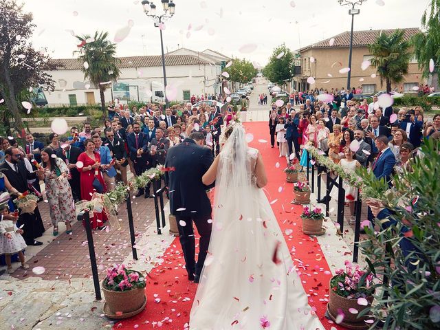 La boda de Antonio José y Nuria en Almuradiel, Ciudad Real 18