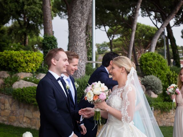 La boda de Raphael y Christina en Sant Vicenç De Montalt, Barcelona 29