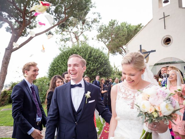 La boda de Raphael y Christina en Sant Vicenç De Montalt, Barcelona 37