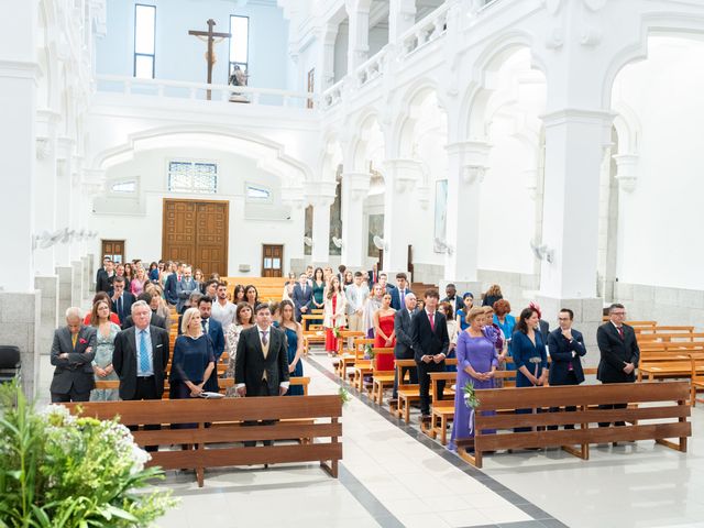 La boda de Miguel y Cristina en Majadahonda, Madrid 34