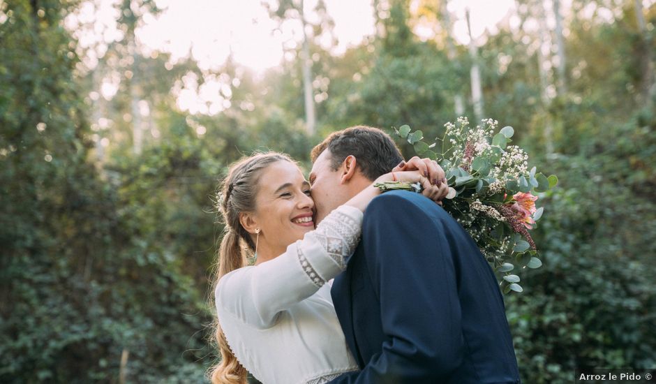 La boda de Dani y Rocío en La Franca, Asturias