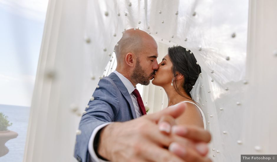 La boda de Charlote y Dominic en Blanes, Girona